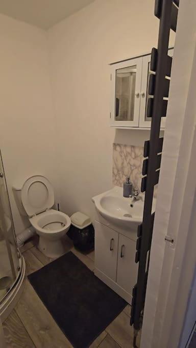 Cozy Flat 1 Bedroom Hucclecote Exterior foto